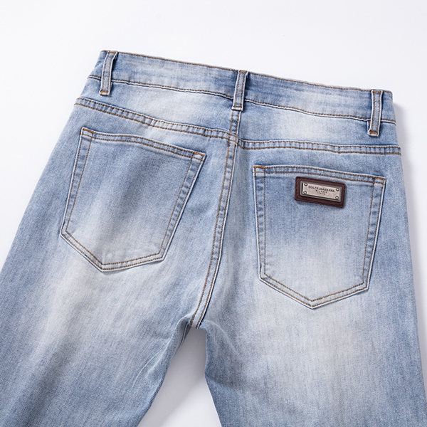 ブランドジーンズ正面デザイン